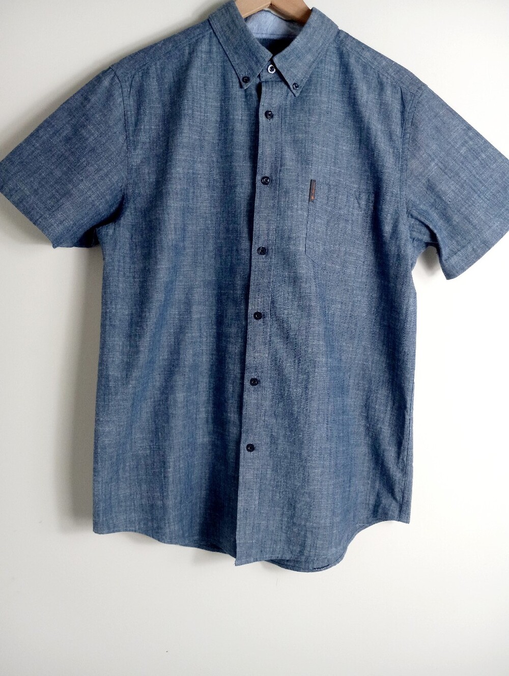 Ben Sherman Men's Short-Sleeve 100 % Cotton Button-Down Shirt in Size Large